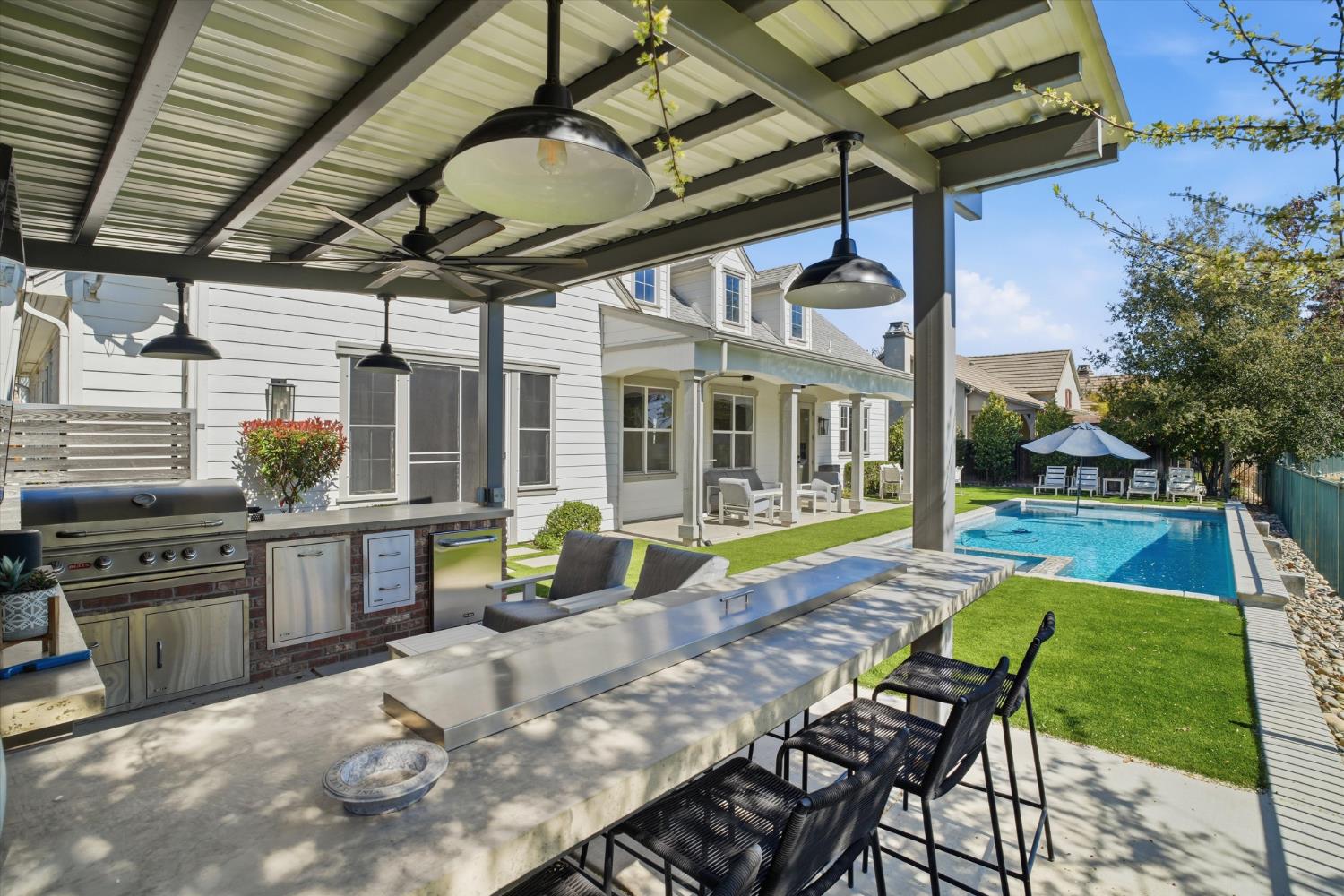 1720 Fairway Oaks Ct, Ripon, CA 95366