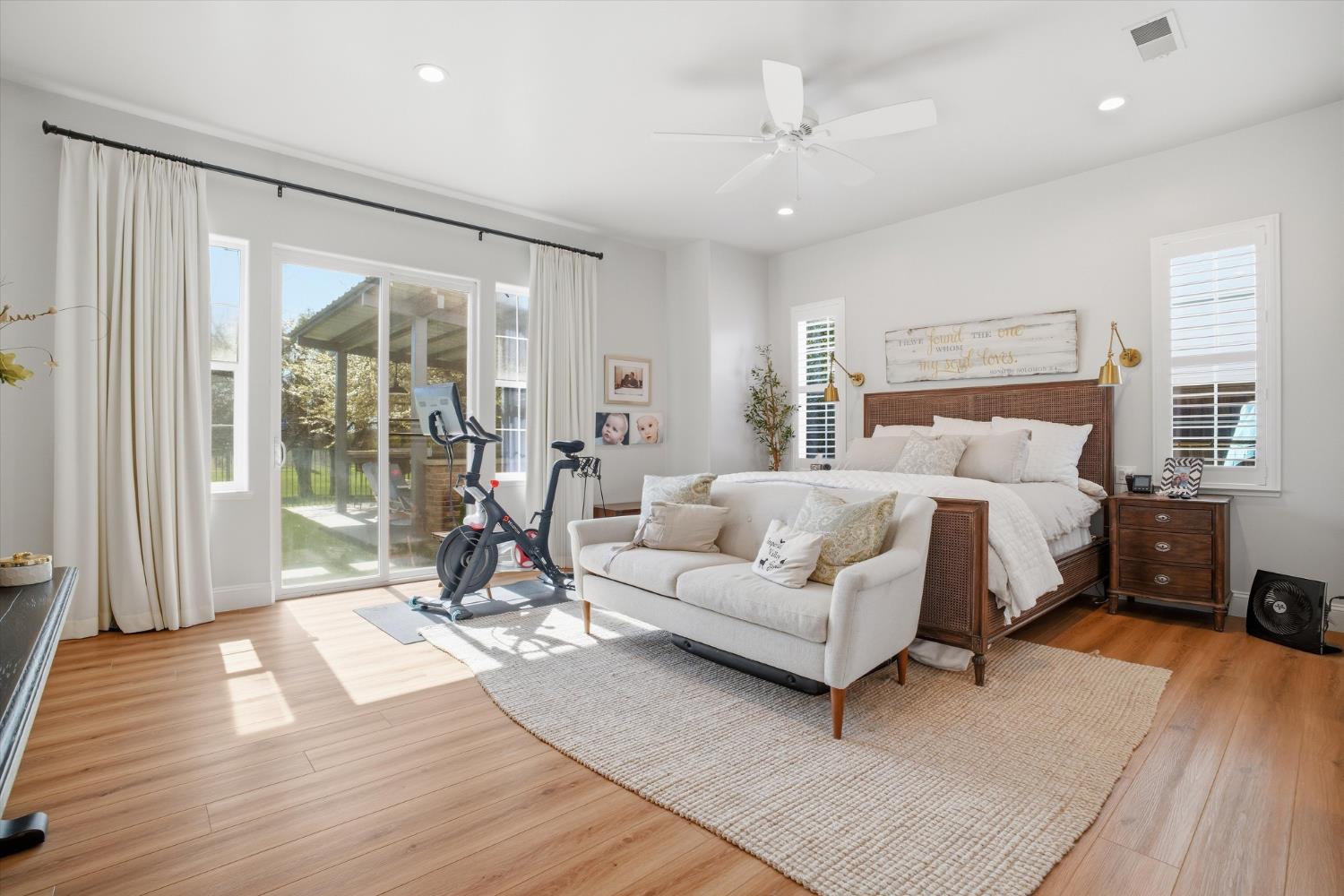 1720 Fairway Oaks Ct, Ripon, CA 95366