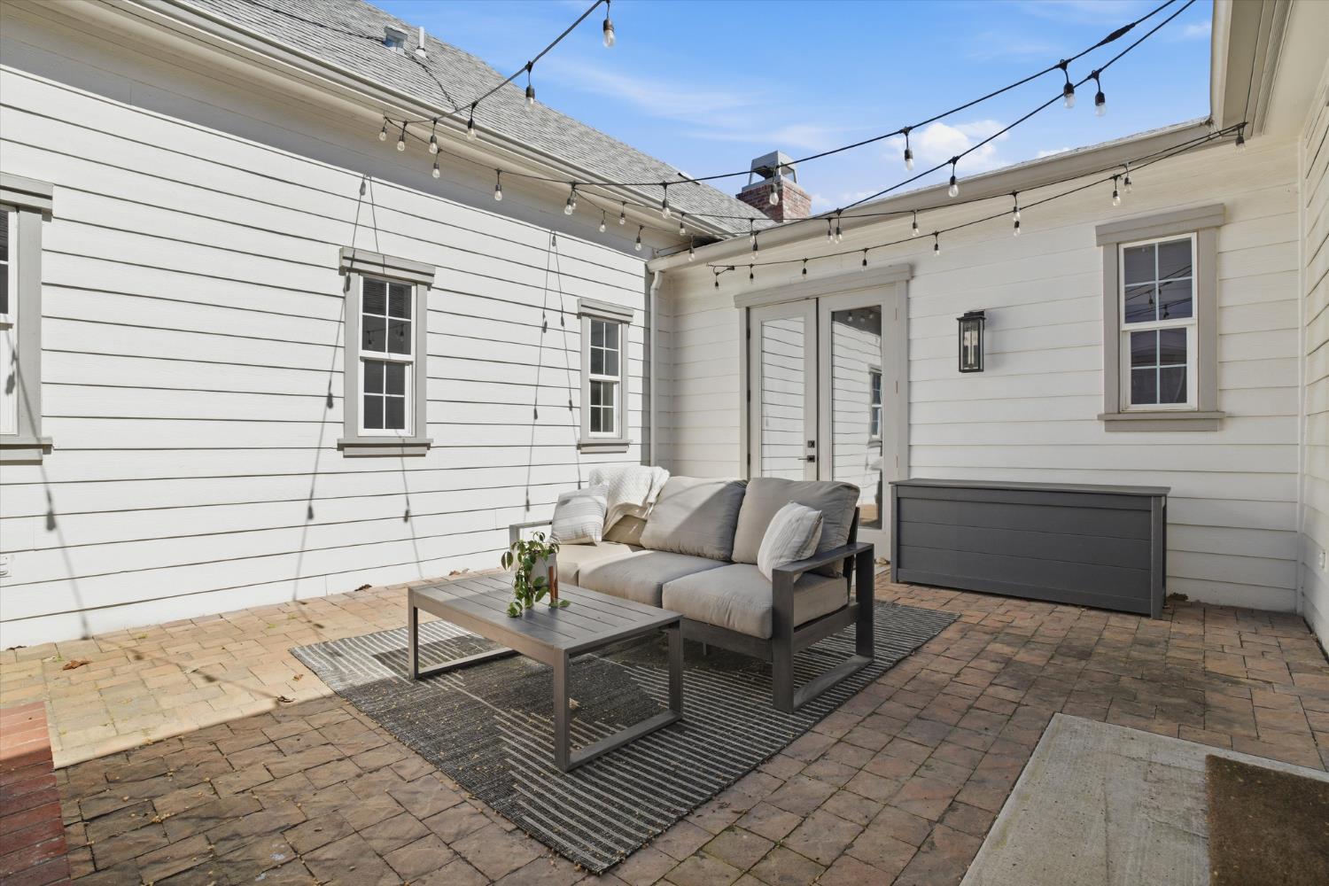 1720 Fairway Oaks Ct, Ripon, CA 95366