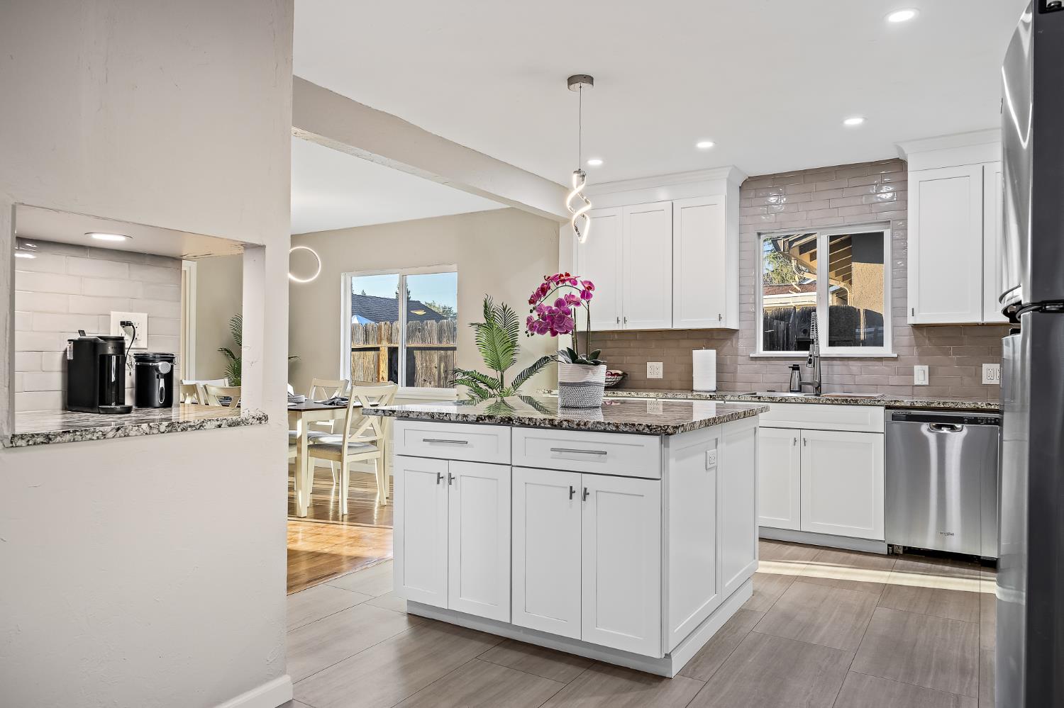 174 Warrington Ave, Oakdale, CA 95361