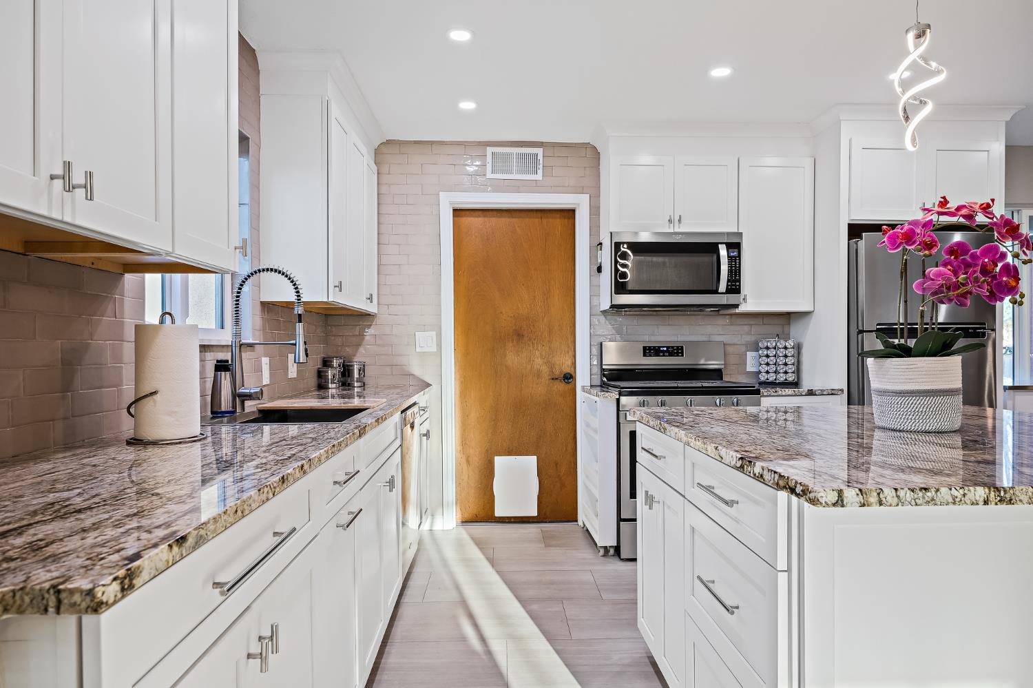 174 Warrington Ave, Oakdale, CA 95361