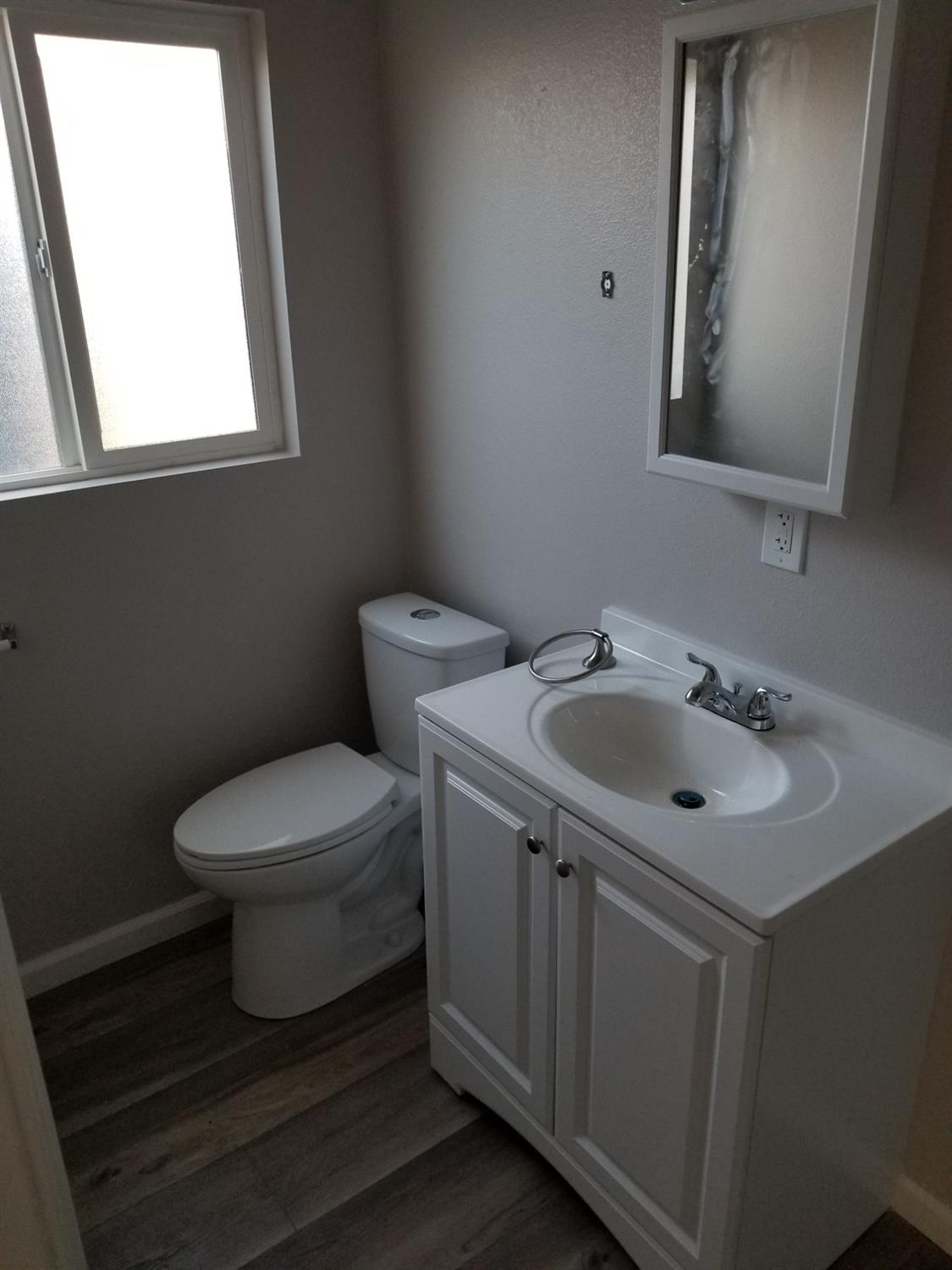 618 J St, Modesto, CA 95354