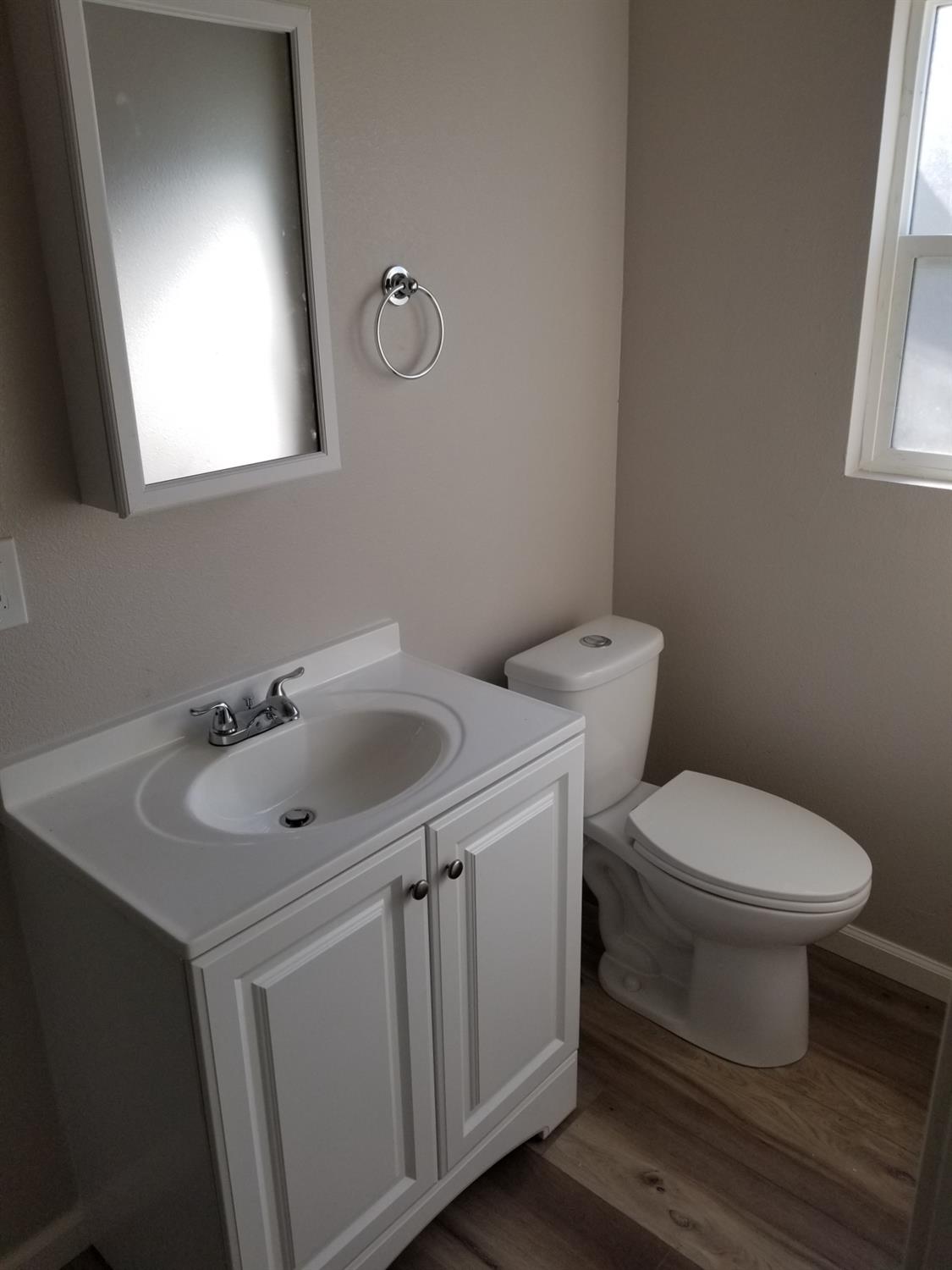 618 J St, Modesto, CA 95354