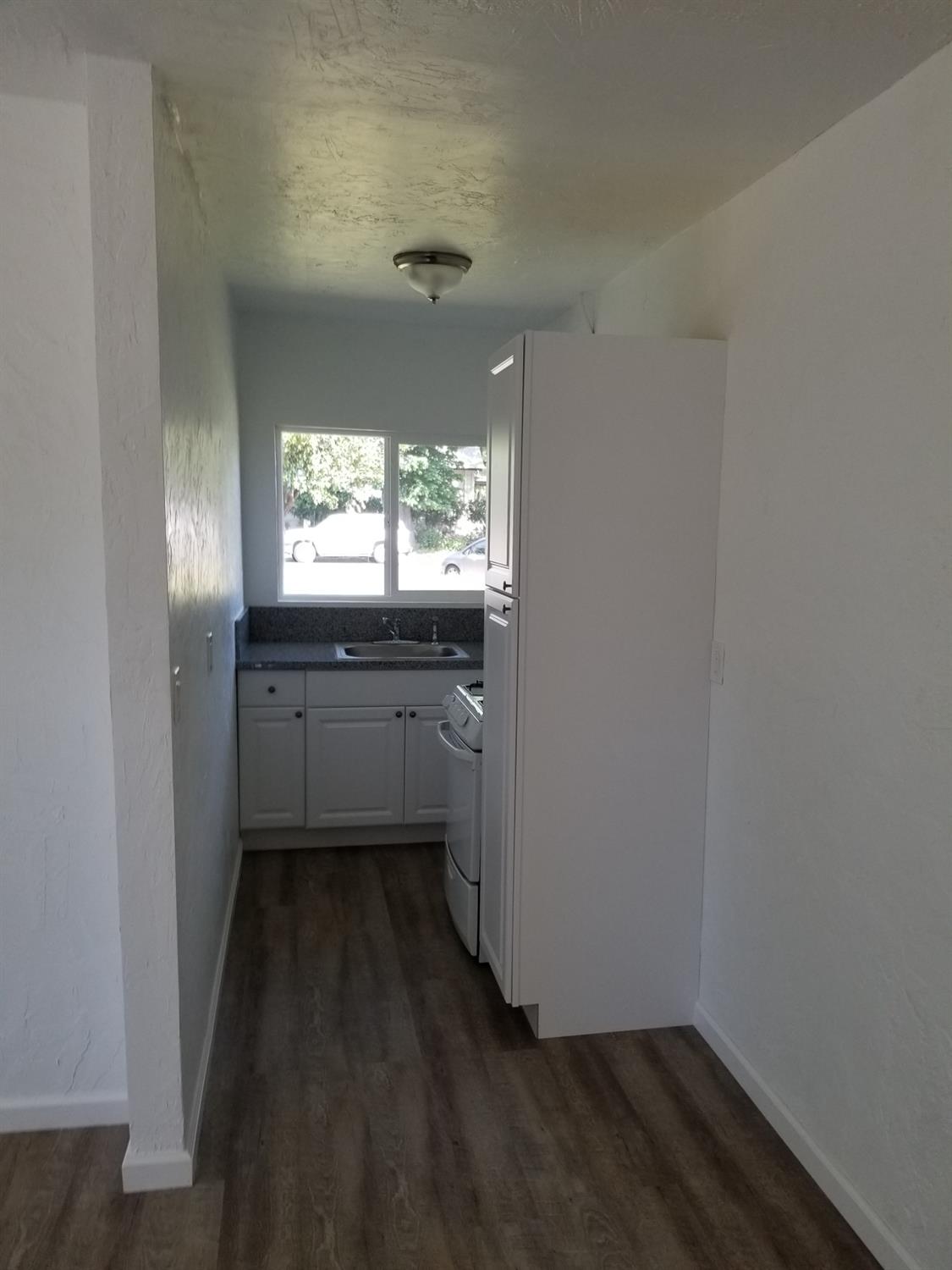 618 J St, Modesto, CA 95354