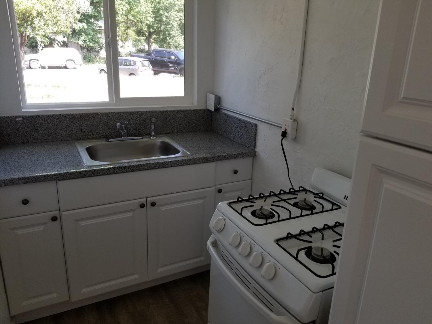 618 J St, Modesto, CA 95354