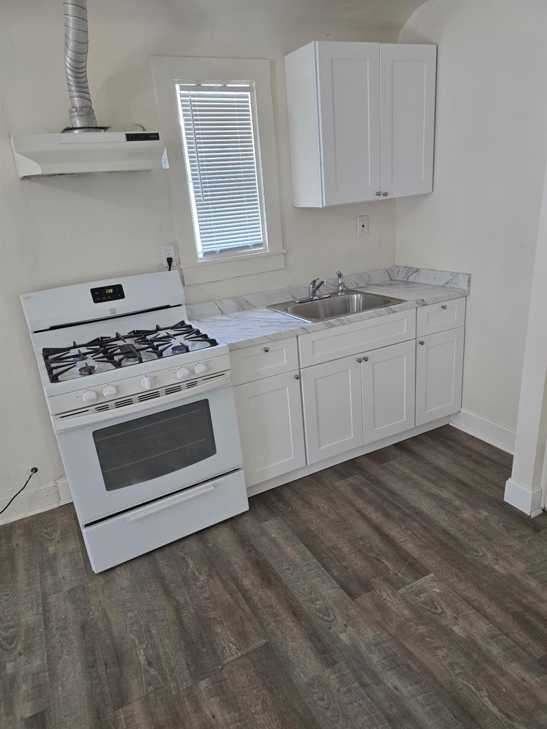 618 J St, Modesto, CA 95354