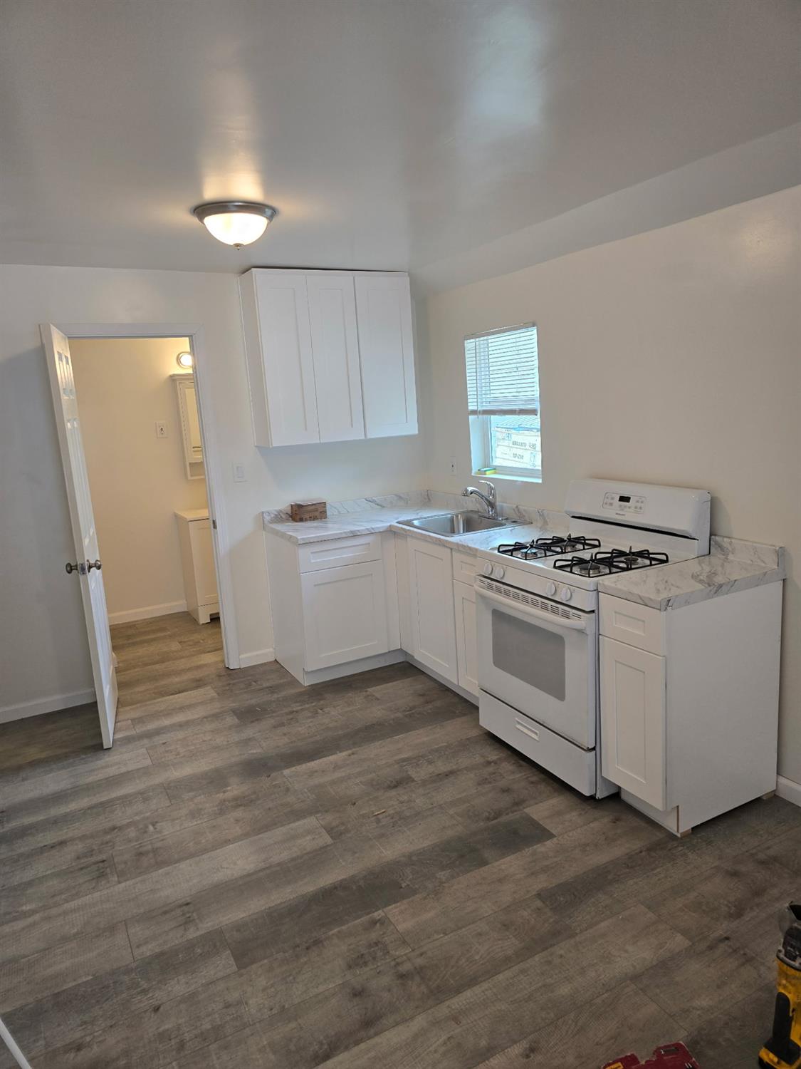 618 J St, Modesto, CA 95354