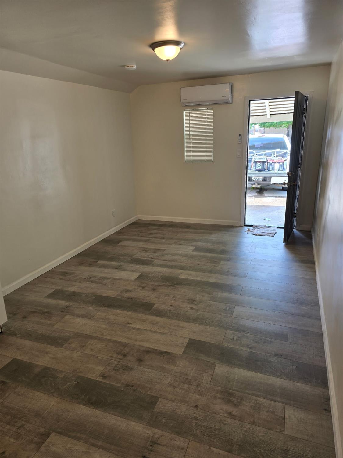 618 J St, Modesto, CA 95354