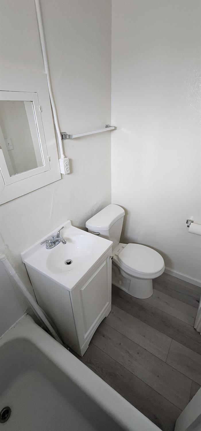 618 J St, Modesto, CA 95354