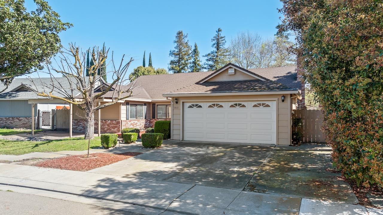 1460 Ridgecrest Dr, Manteca, CA 95336