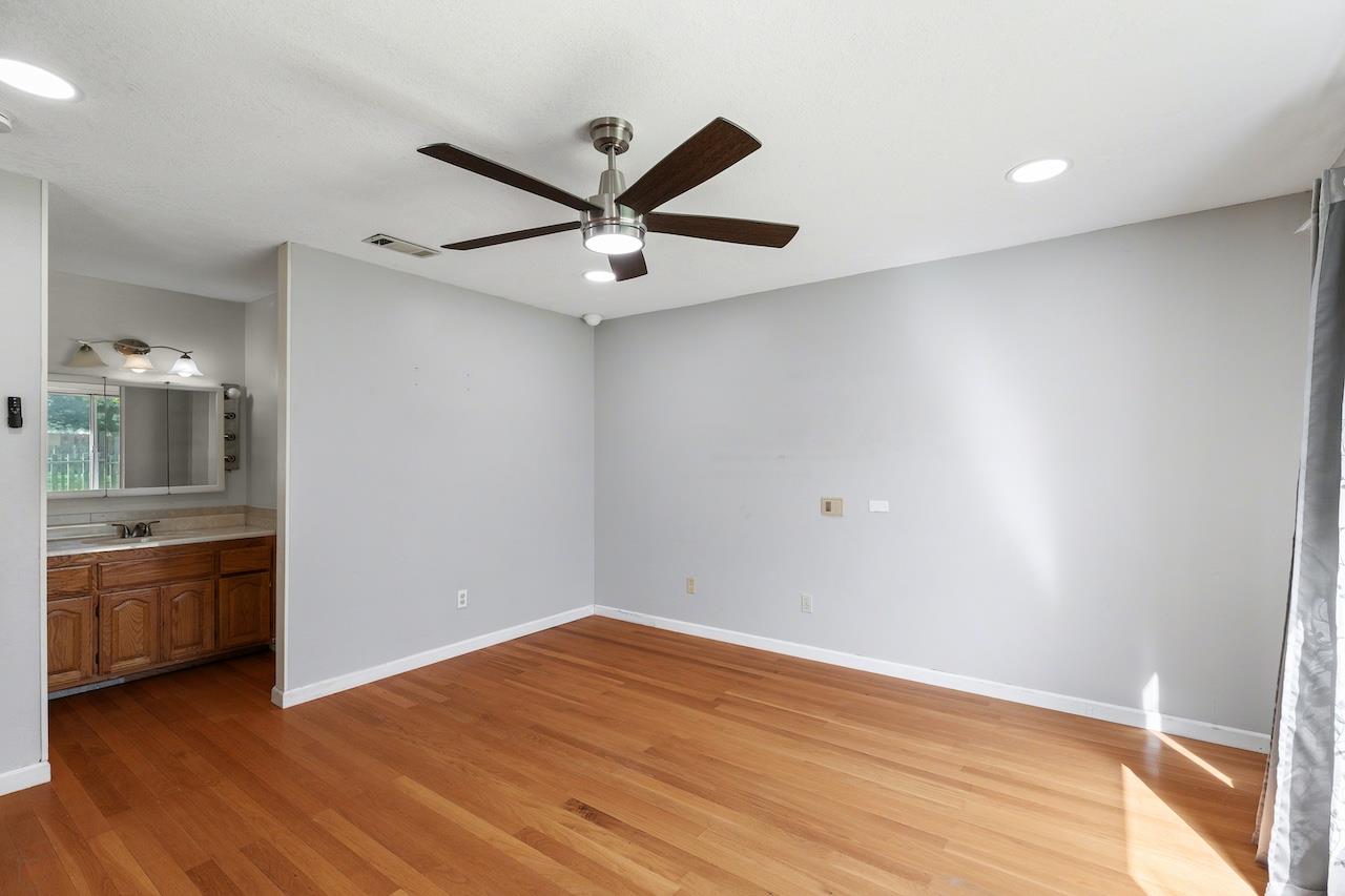 1460 Ridgecrest Dr, Manteca, CA 95336