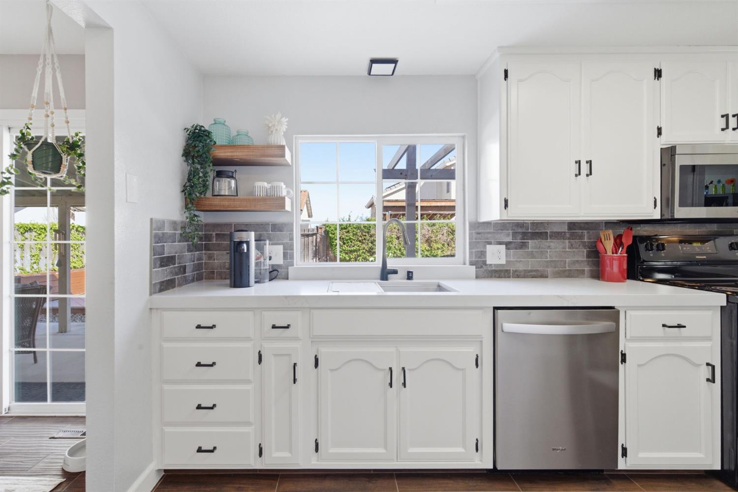 749 Nancy Dr, Ripon, CA 95366