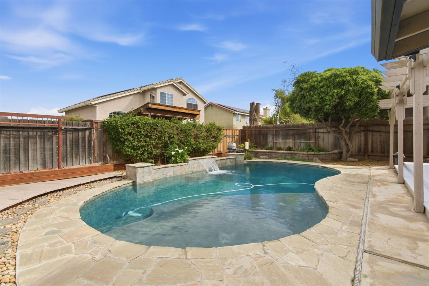 749 Nancy Dr, Ripon, CA 95366