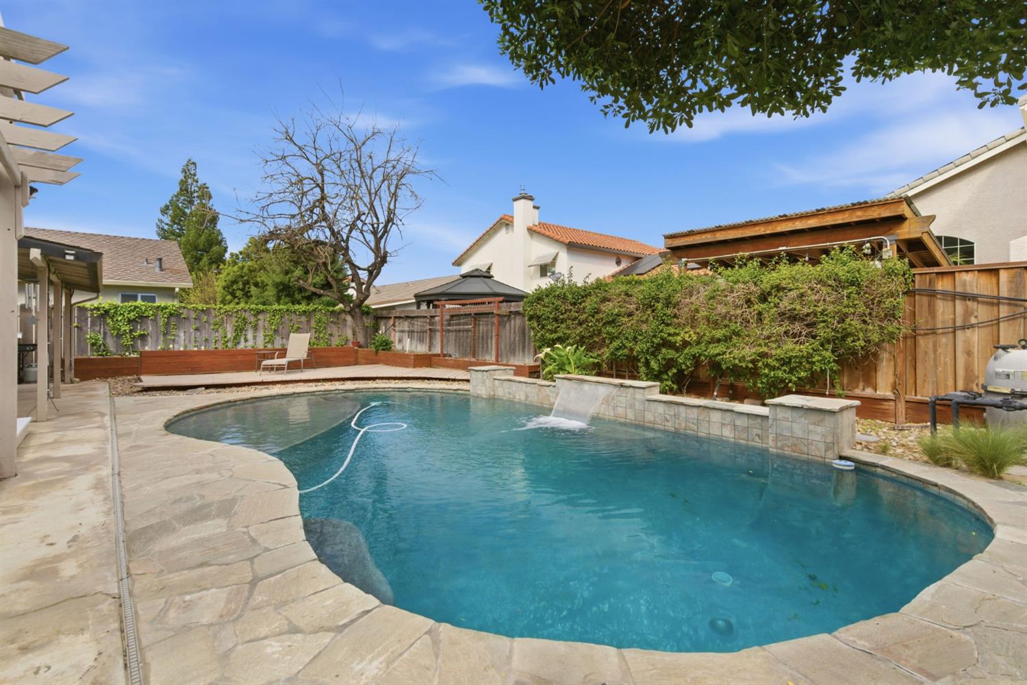 749 Nancy Dr, Ripon, CA 95366