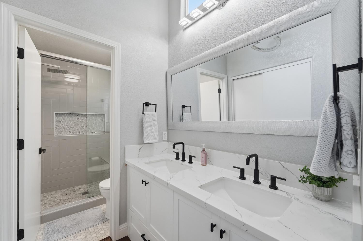 3409 Friar Tuck Way, Modesto, CA 95355