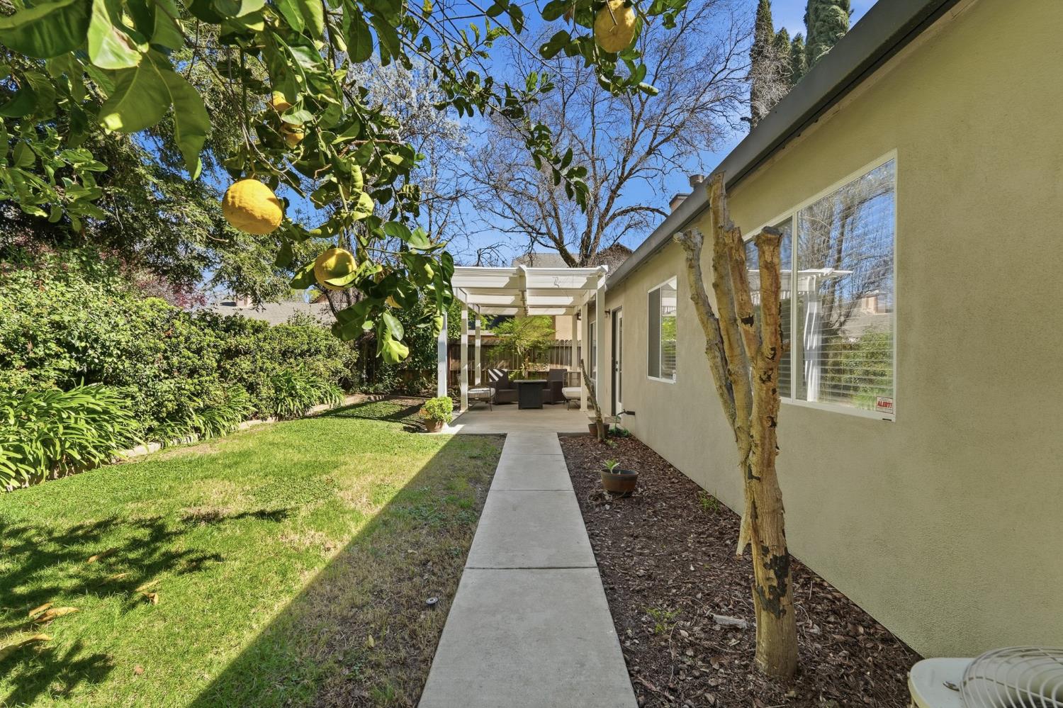 3409 Friar Tuck Way, Modesto, CA 95355