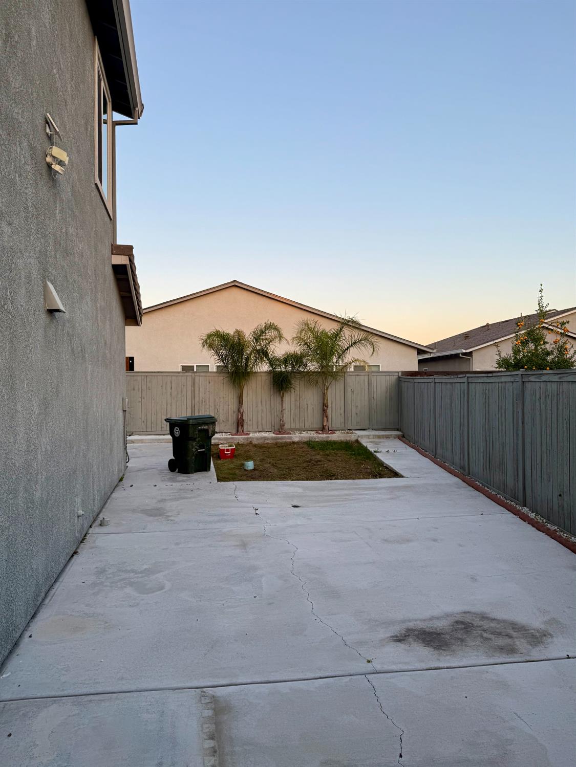 2038 W Gunner Pl, Manteca, CA 95337