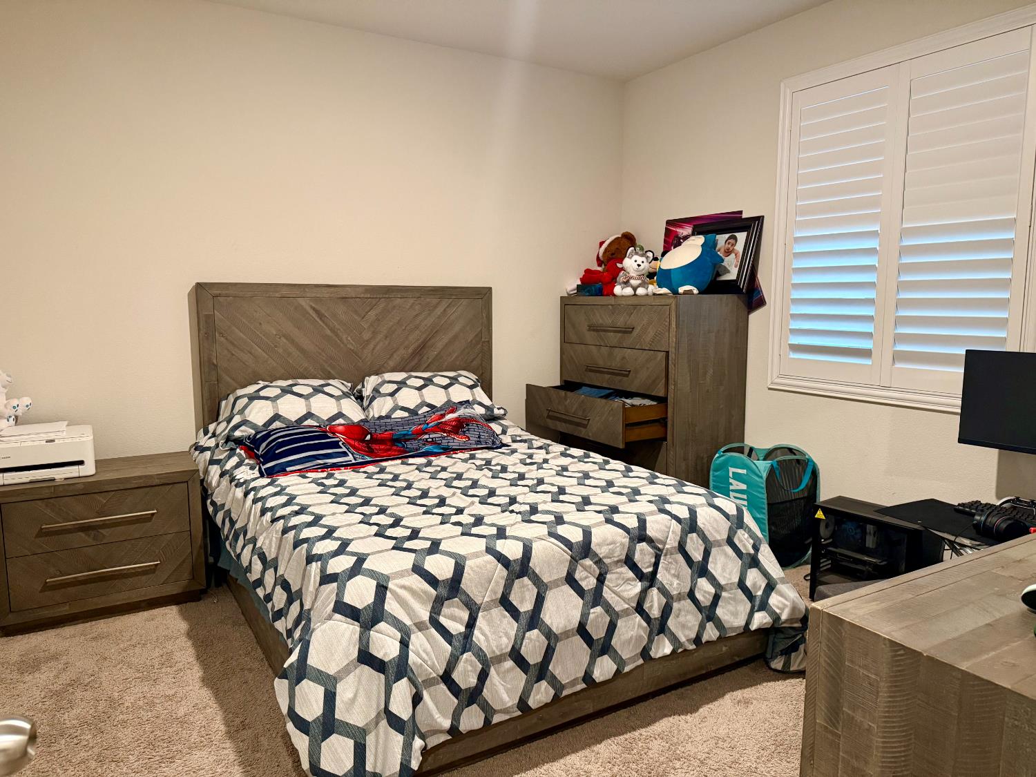 2038 W Gunner Pl, Manteca, CA 95337