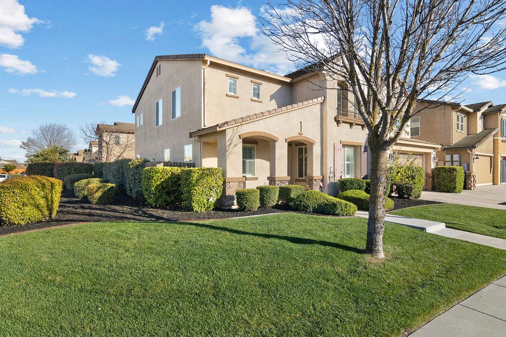 2712 Cancun Dr, Modesto, CA 95355