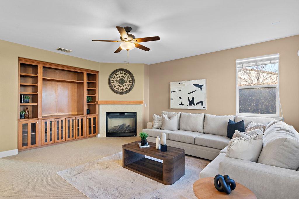 2712 Cancun Dr, Modesto, CA 95355