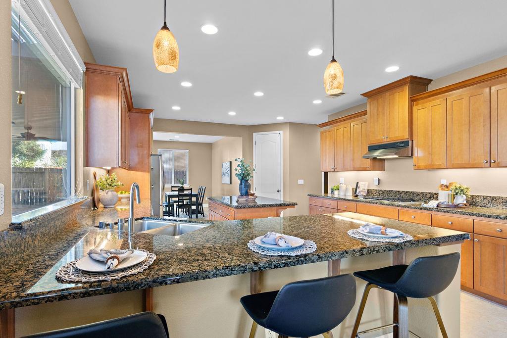 2712 Cancun Dr, Modesto, CA 95355