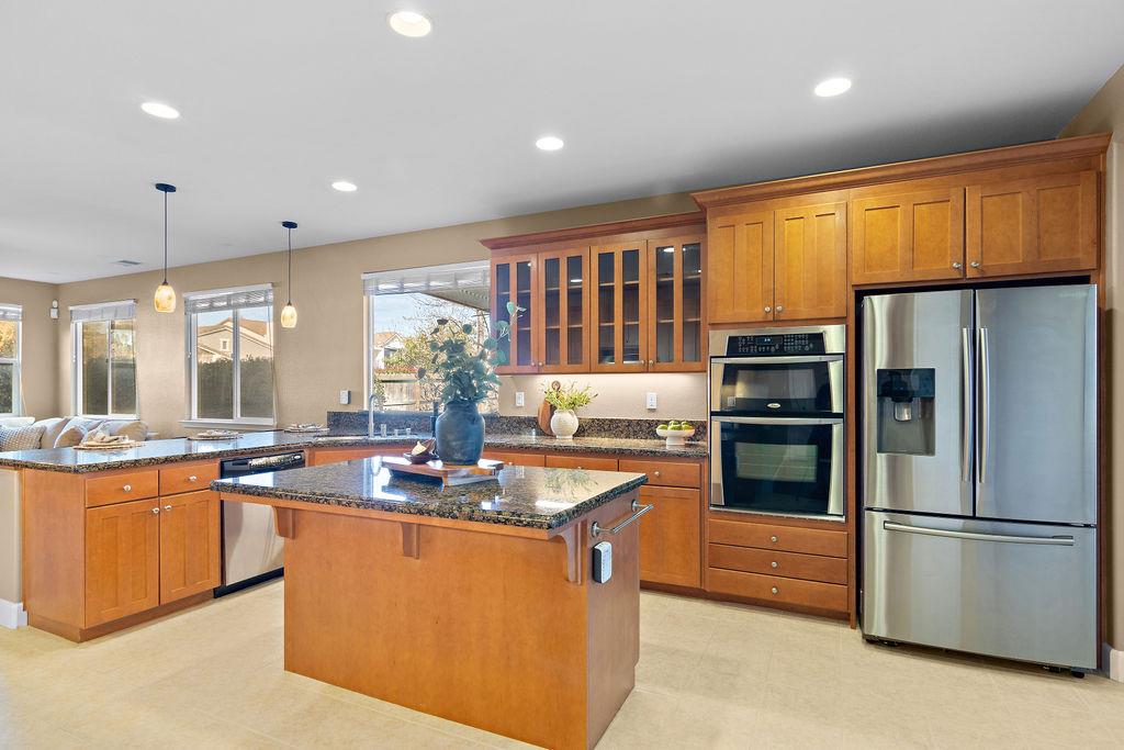 2712 Cancun Dr, Modesto, CA 95355