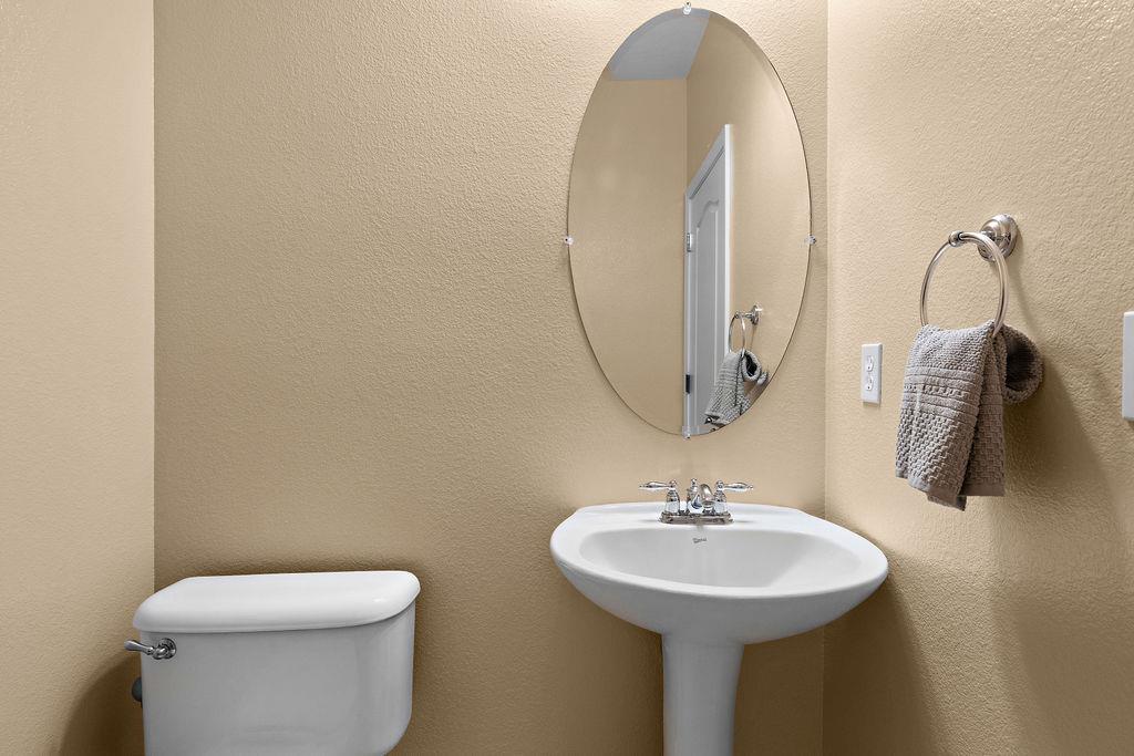 2712 Cancun Dr, Modesto, CA 95355