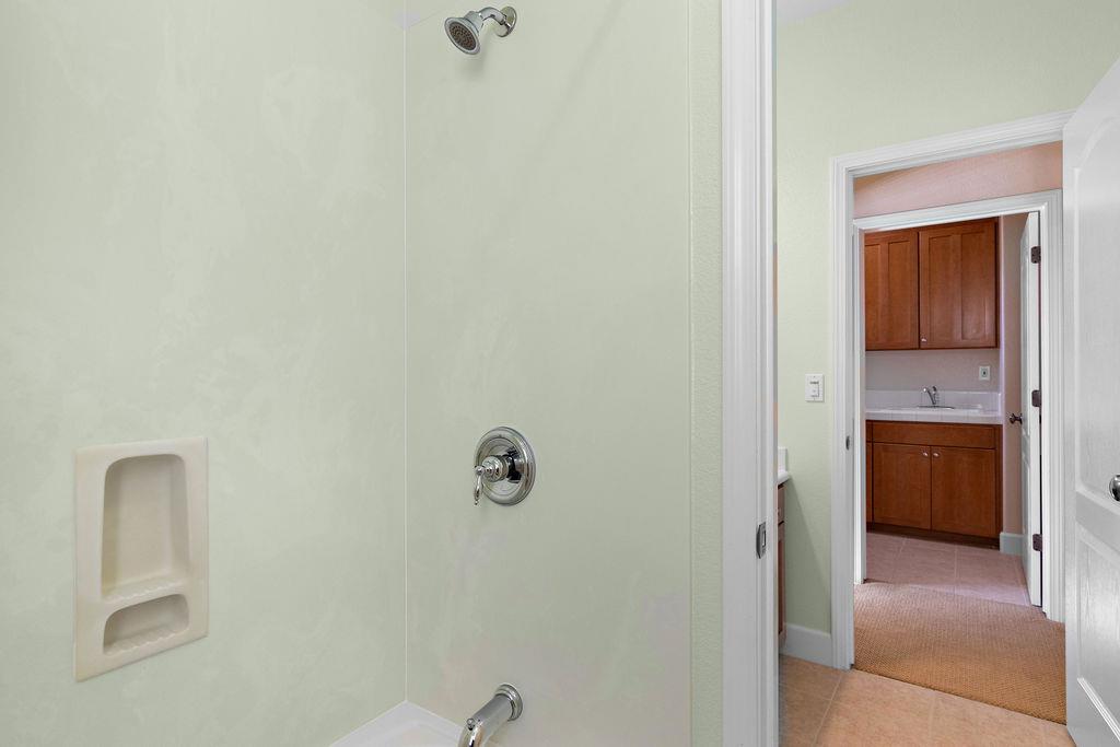 2712 Cancun Dr, Modesto, CA 95355