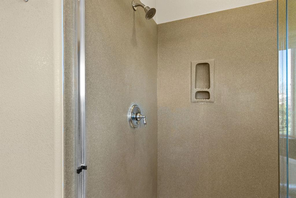 2712 Cancun Dr, Modesto, CA 95355