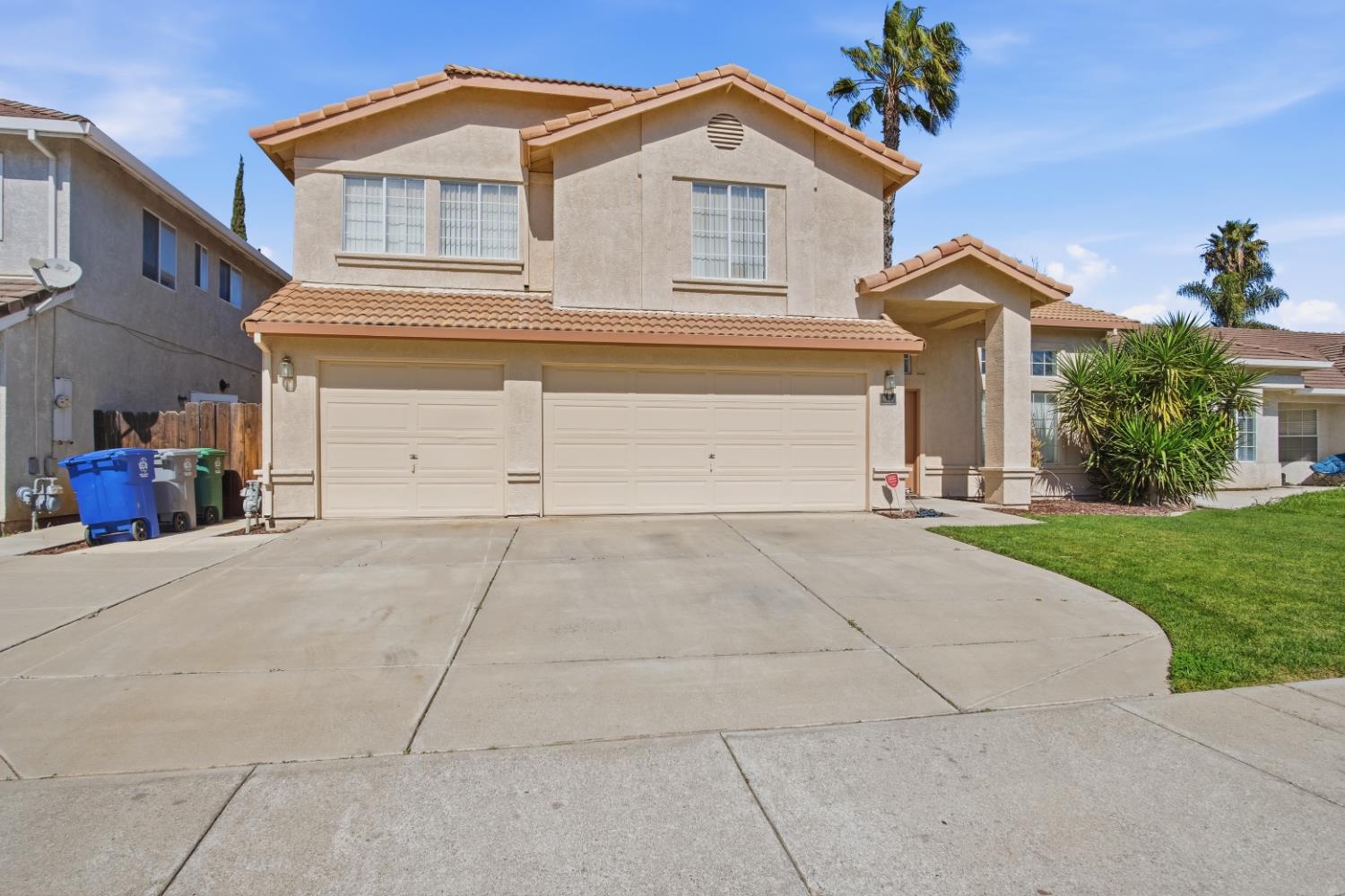 884 Kathy Ct, Los Banos, CA 93635