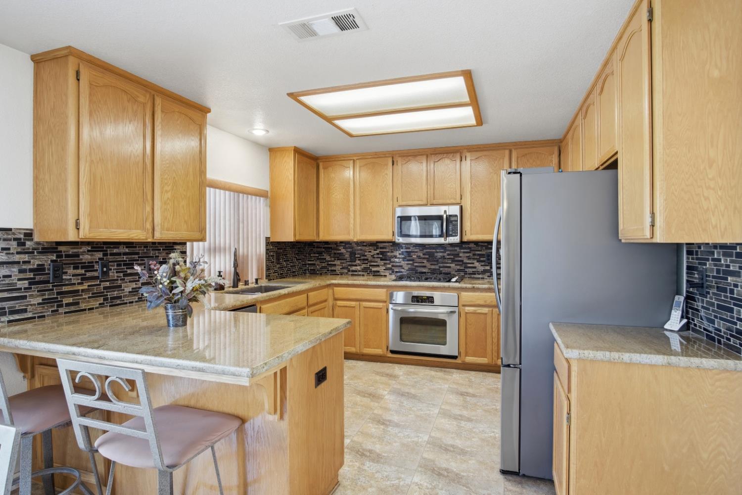 884 Kathy Ct, Los Banos, CA 93635