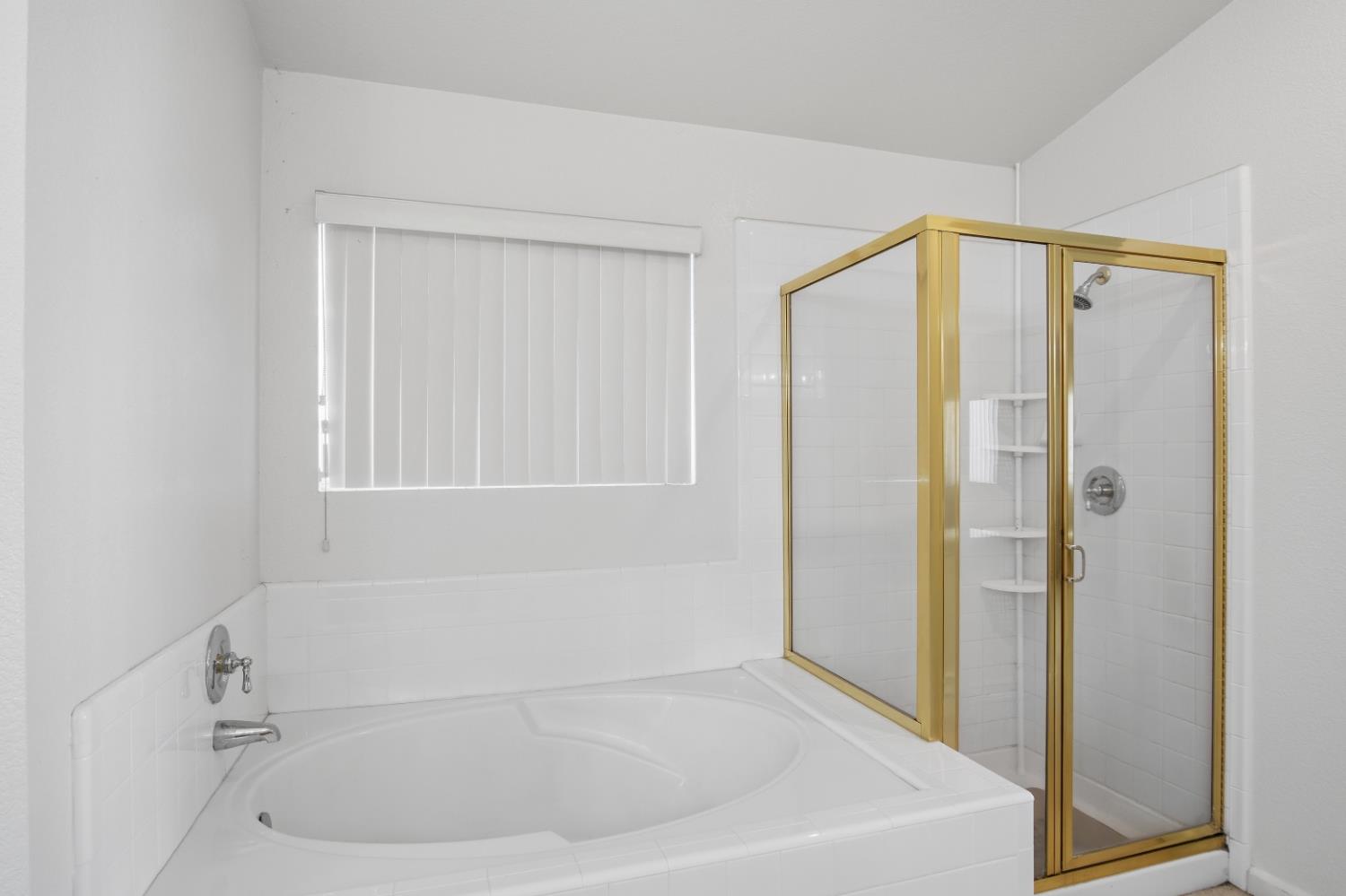 884 Kathy Ct, Los Banos, CA 93635