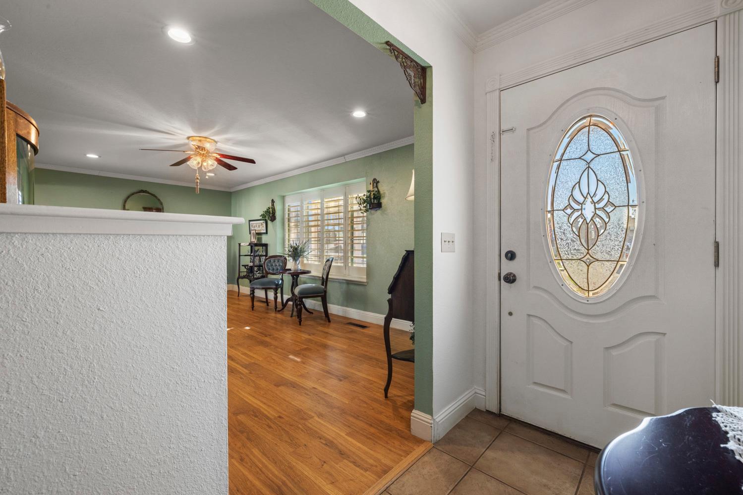 2241 Rochelle Ave, Turlock, CA 95382