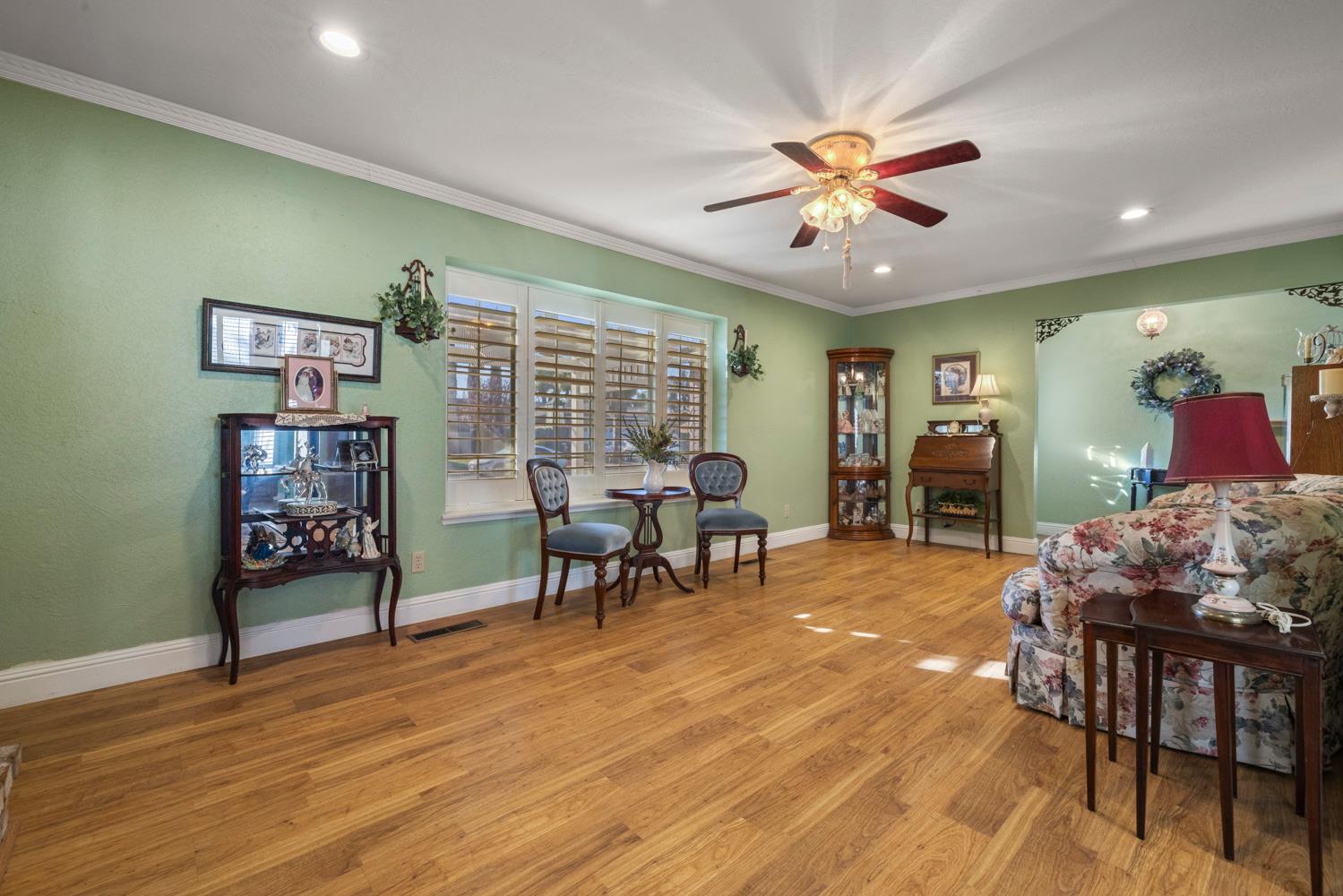 2241 Rochelle Ave, Turlock, CA 95382