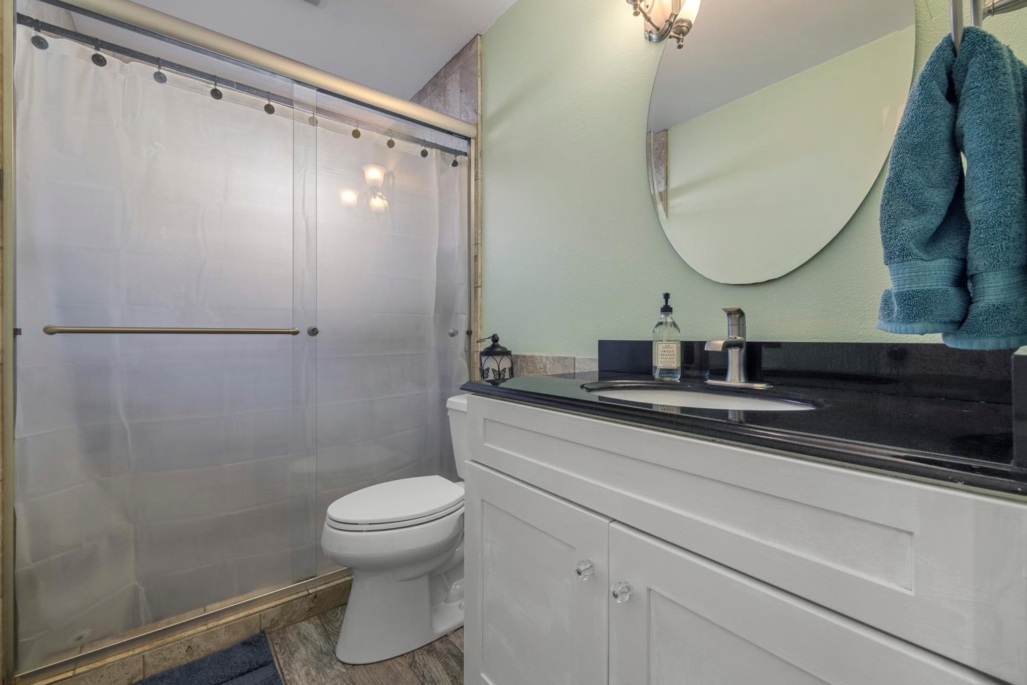 2241 Rochelle Ave, Turlock, CA 95382