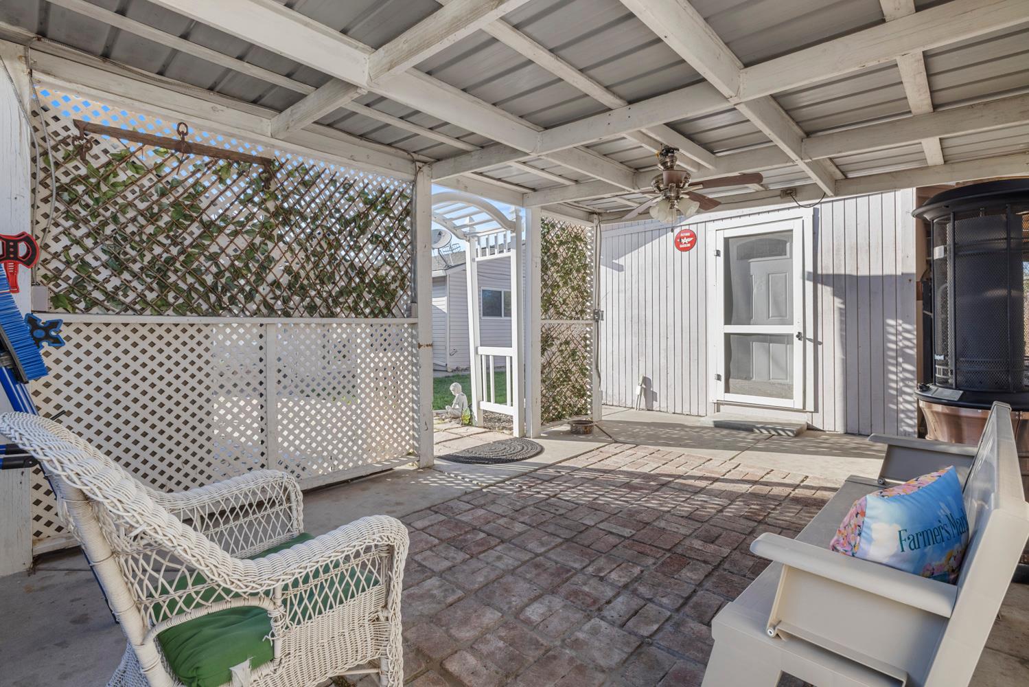 2241 Rochelle Ave, Turlock, CA 95382