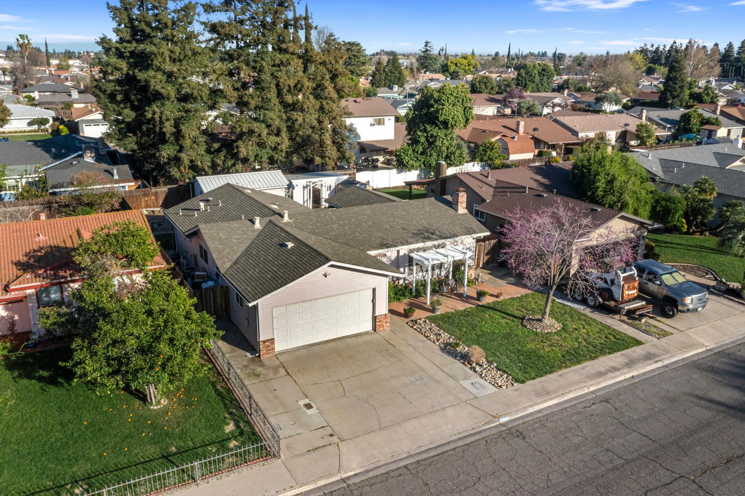 2241 Rochelle Ave, Turlock, CA 95382