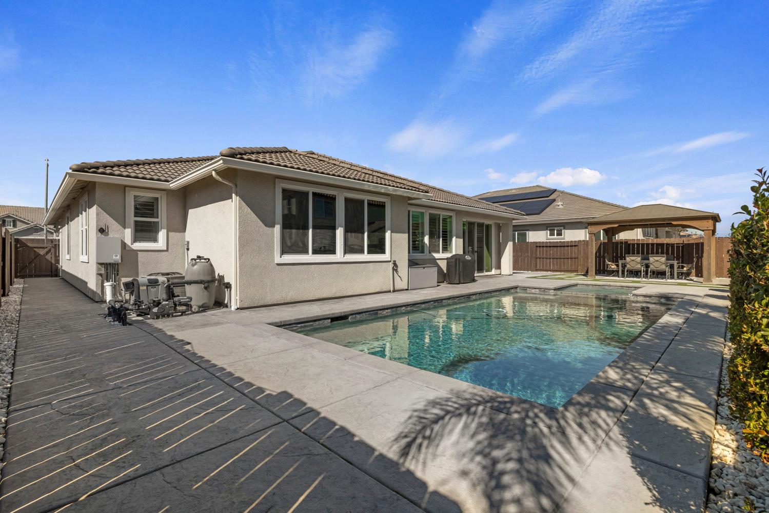 1894 Trulyn Ave, Manteca, CA 95337