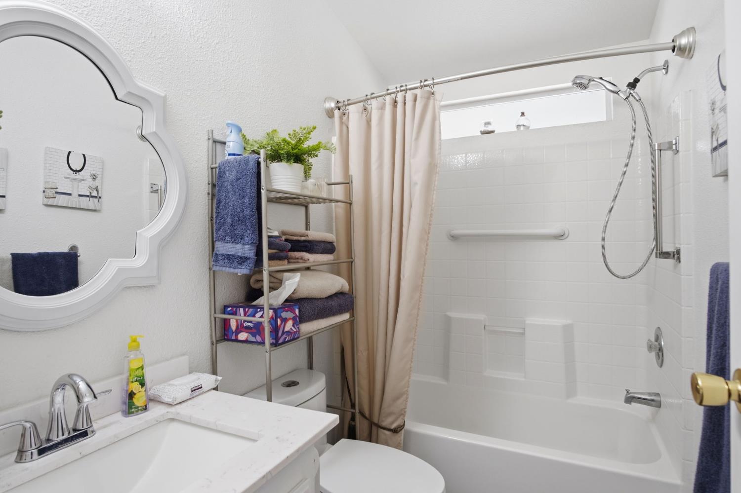 150 Pestana Ave #137, Manteca, CA 95336