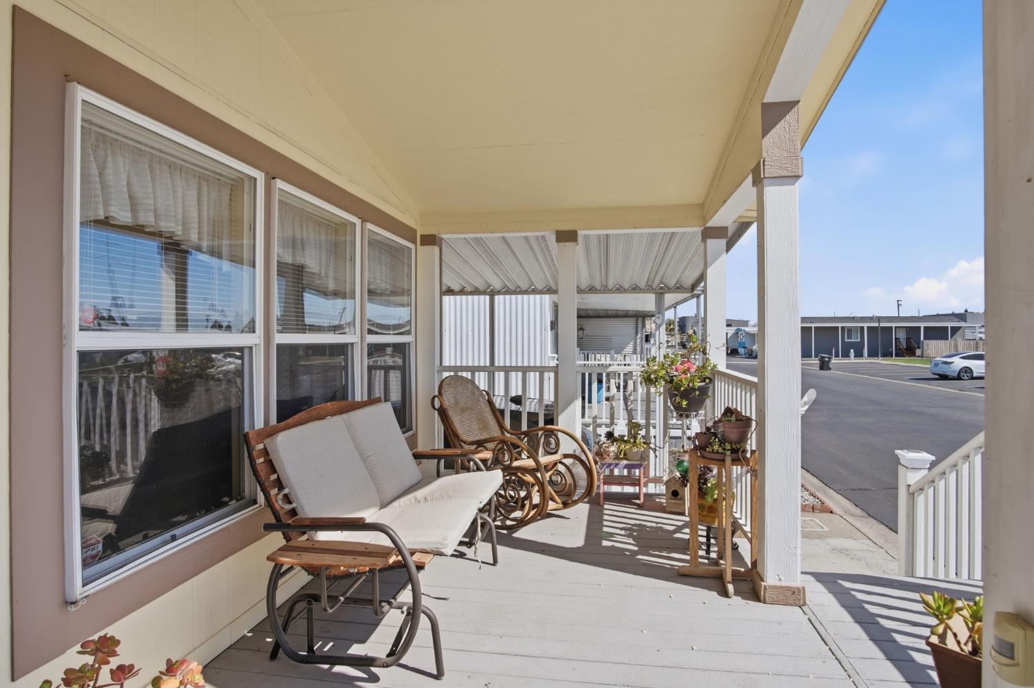 150 Pestana Ave #137, Manteca, CA 95336