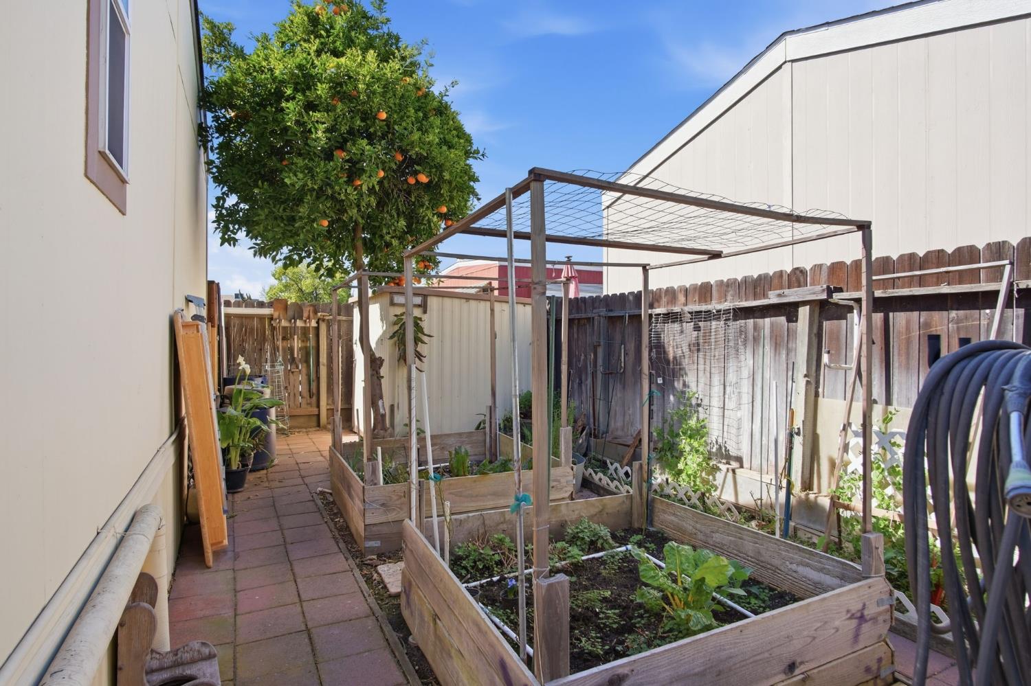 150 Pestana Ave #137, Manteca, CA 95336