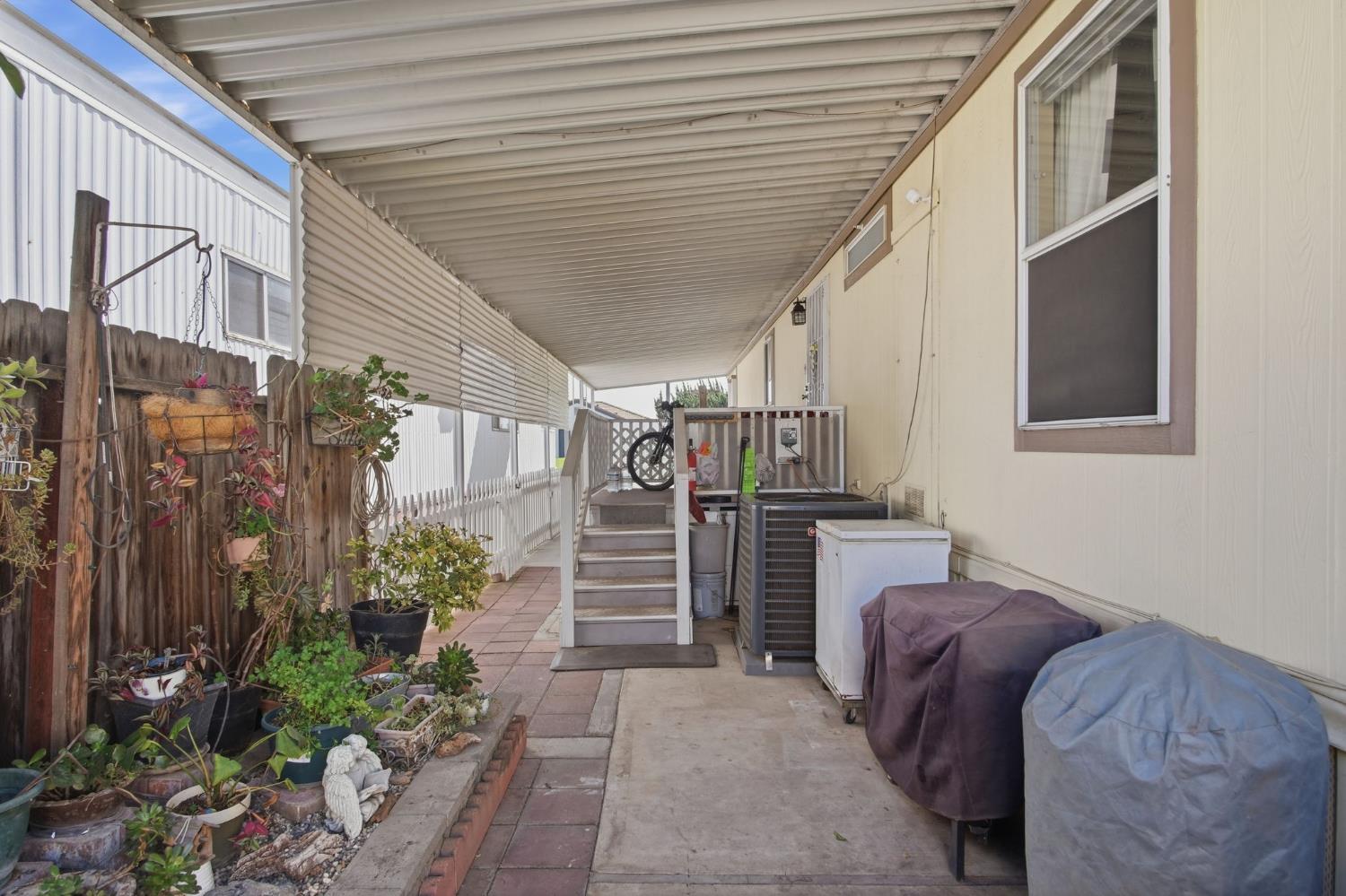 150 Pestana Ave #137, Manteca, CA 95336