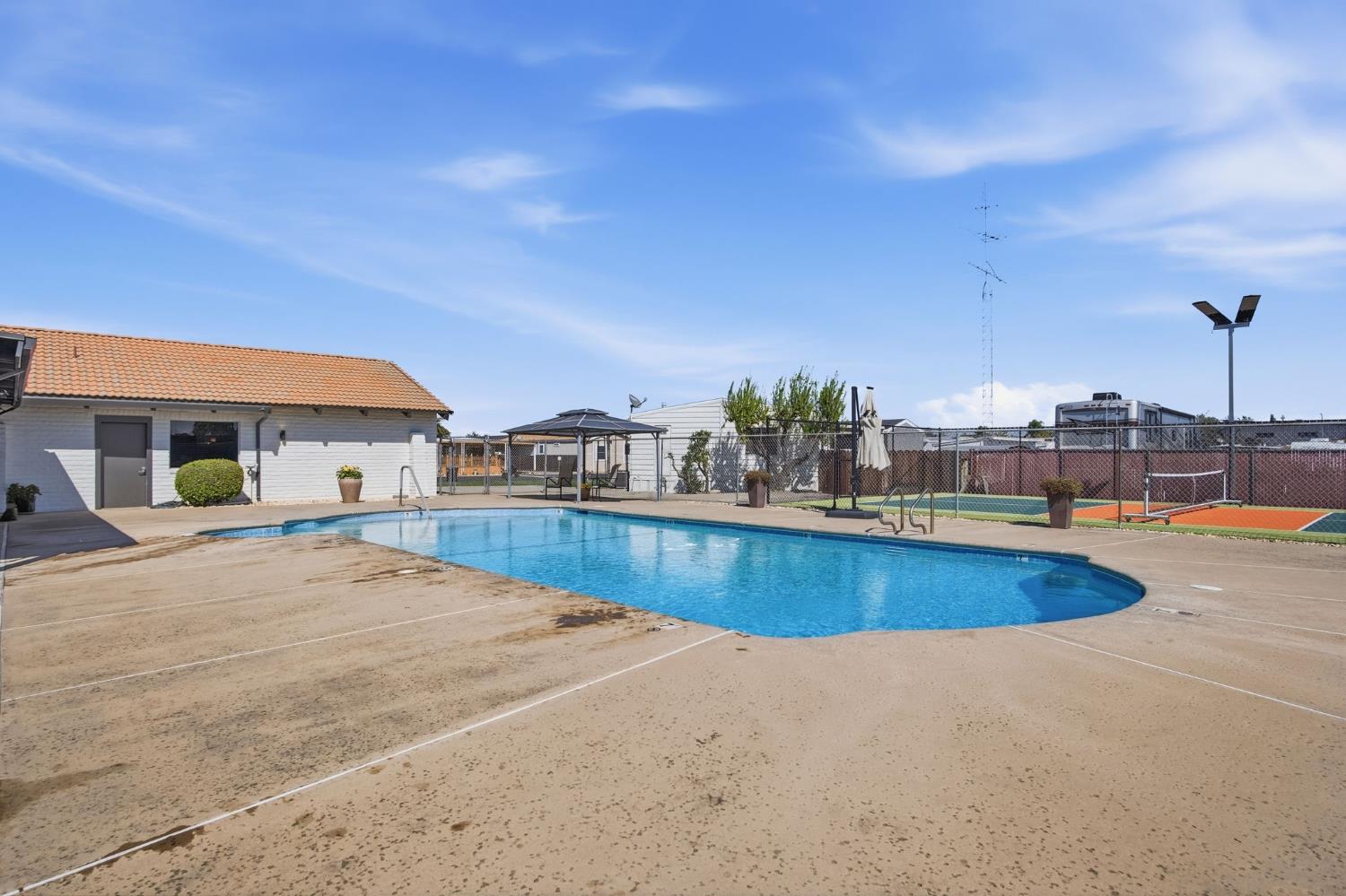 150 Pestana Ave #137, Manteca, CA 95336