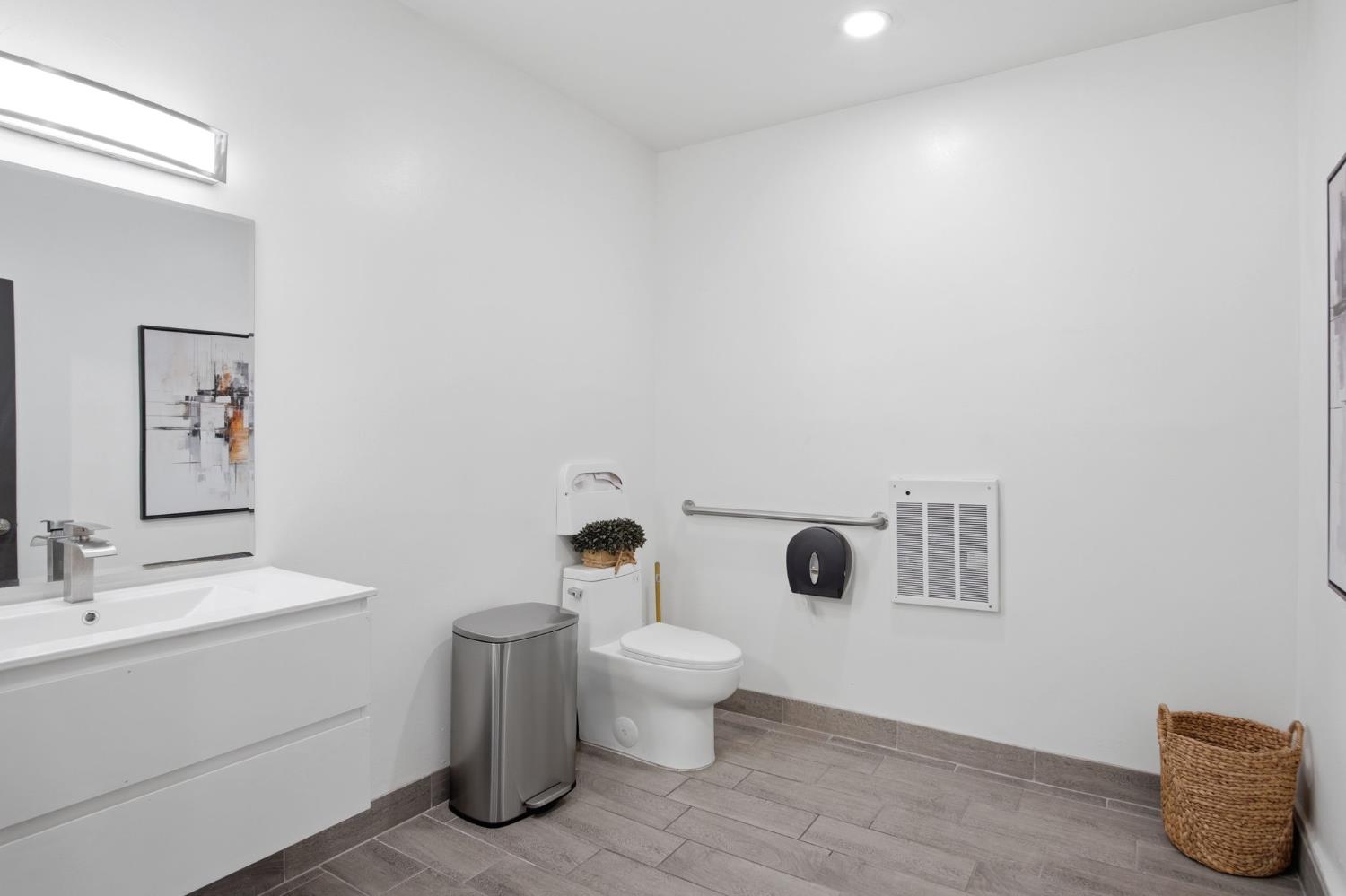 150 Pestana Ave #137, Manteca, CA 95336