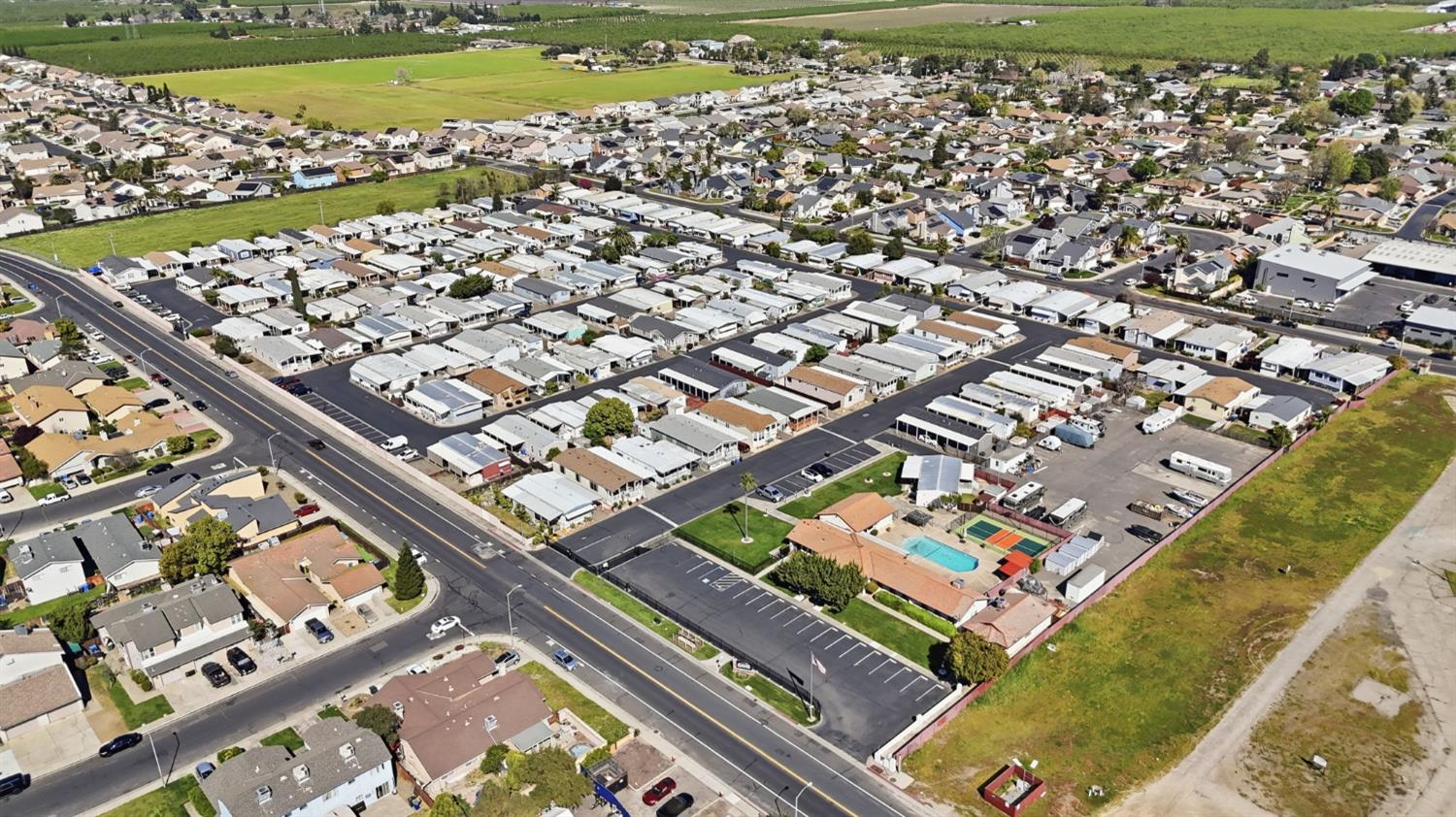 150 Pestana Ave #137, Manteca, CA 95336