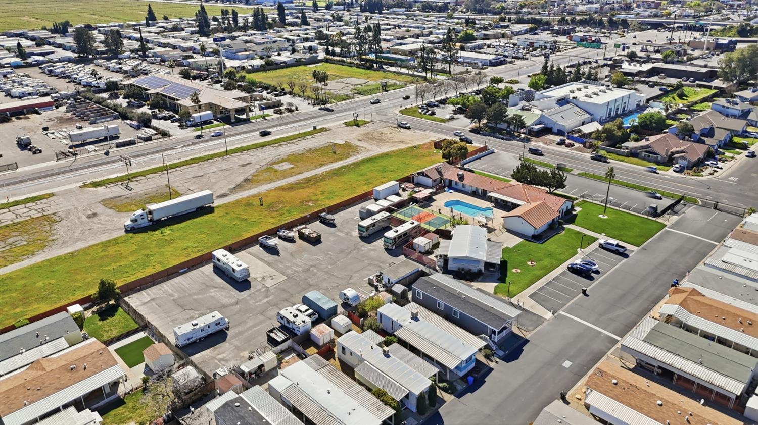 150 Pestana Ave #137, Manteca, CA 95336