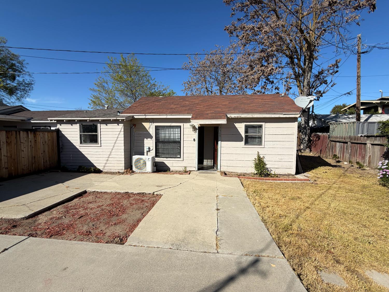 2324 6th St, Hughson, CA 95326