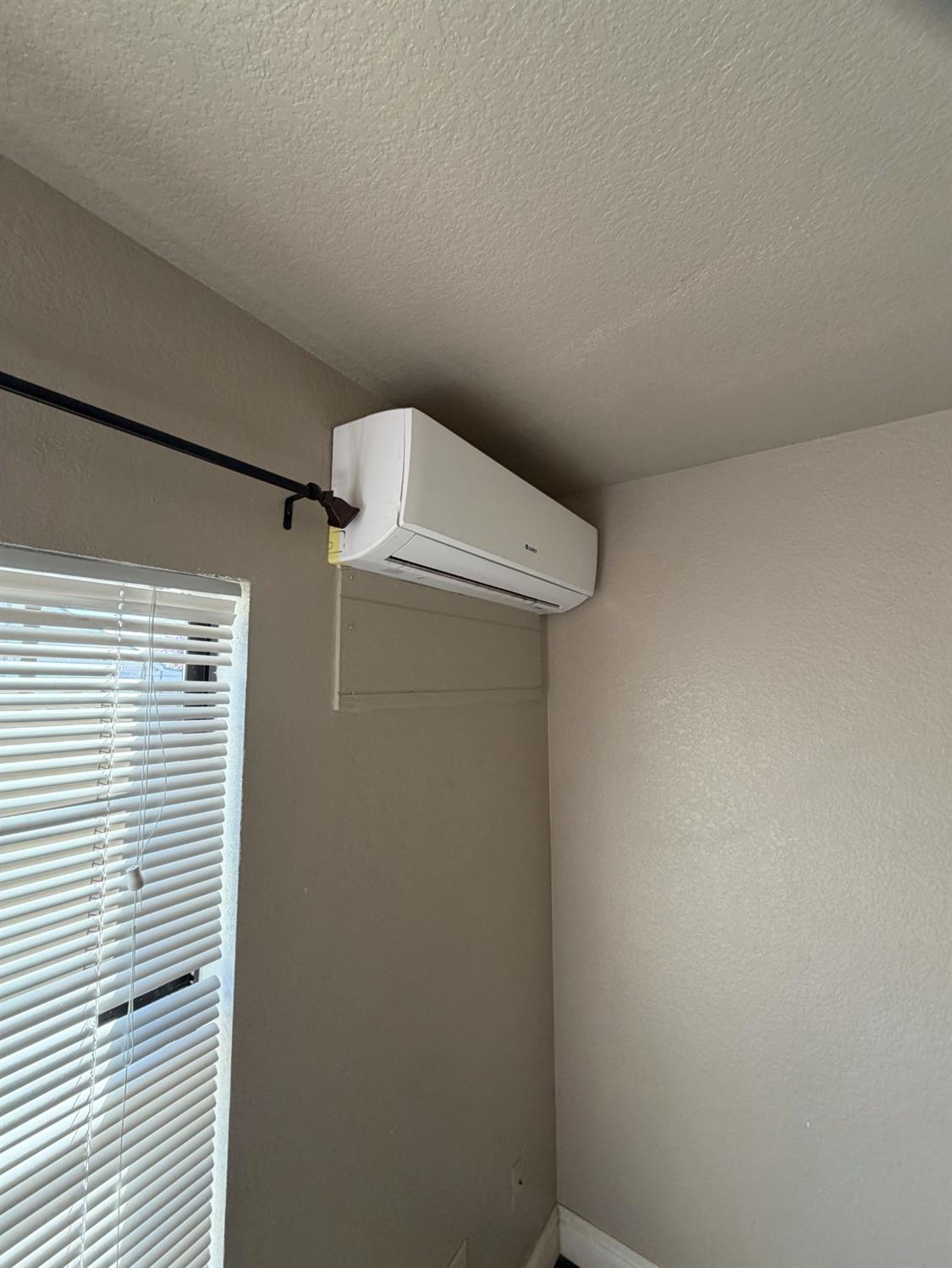 2324 6th St, Hughson, CA 95326