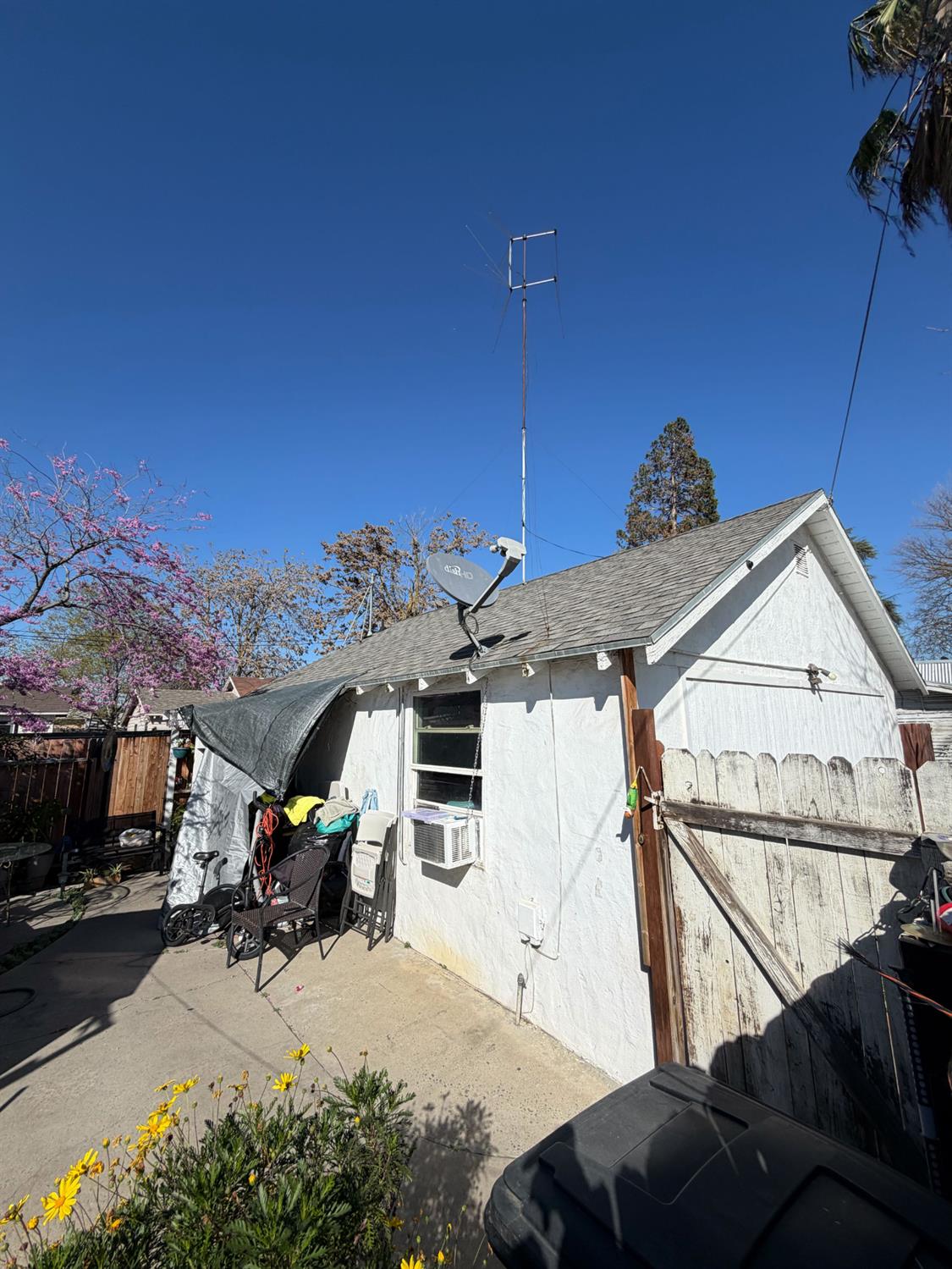 2324 6th St, Hughson, CA 95326