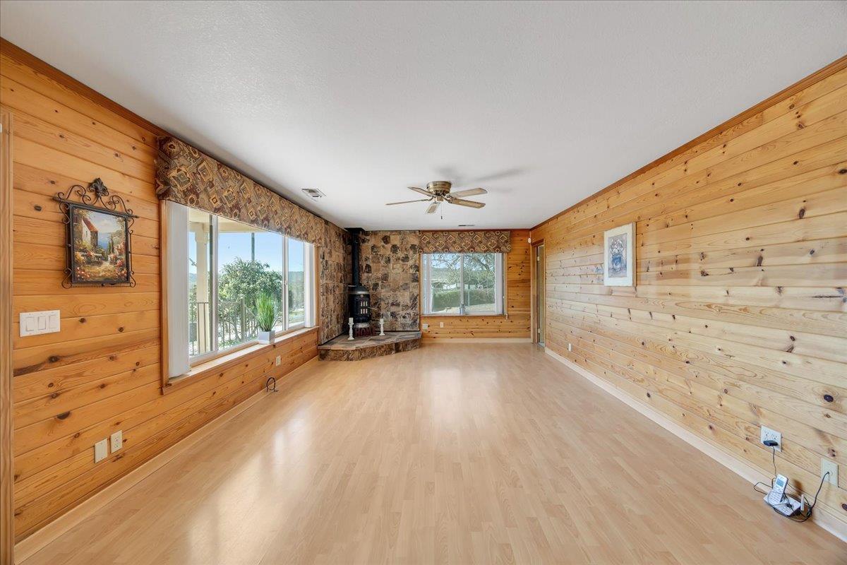 4589 Moccasin St, Copperopolis, CA 95228